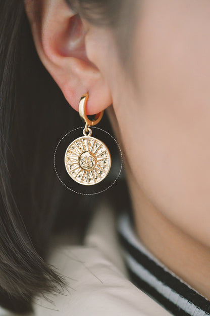 4pcs Gold Sun Disk Charms 22x18.5mm, 18K Gold plated Brass, CZ pave Sun Disc Pendants (GB-1232-B)