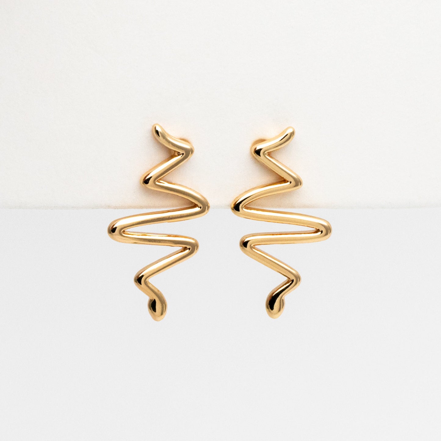 10pcs Gold ZigZag Earrings 19x10mm, Gold Plated Brass, Minimalist Snake Stud Earrings (GB-4215)