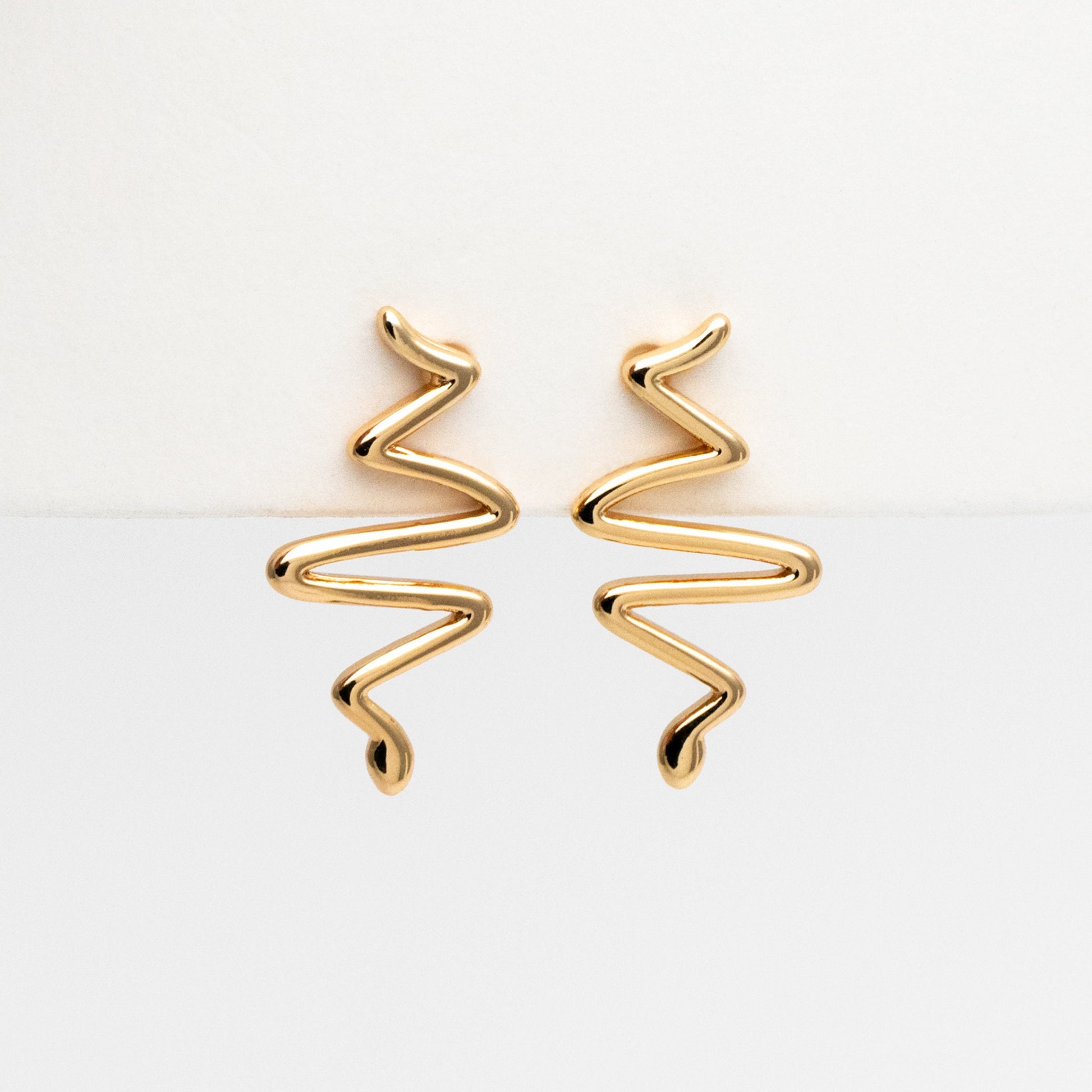 10pcs Gold ZigZag Earrings 19x10mm, Gold Plated Brass, Minimalist Snake Stud Earrings (GB-4215)