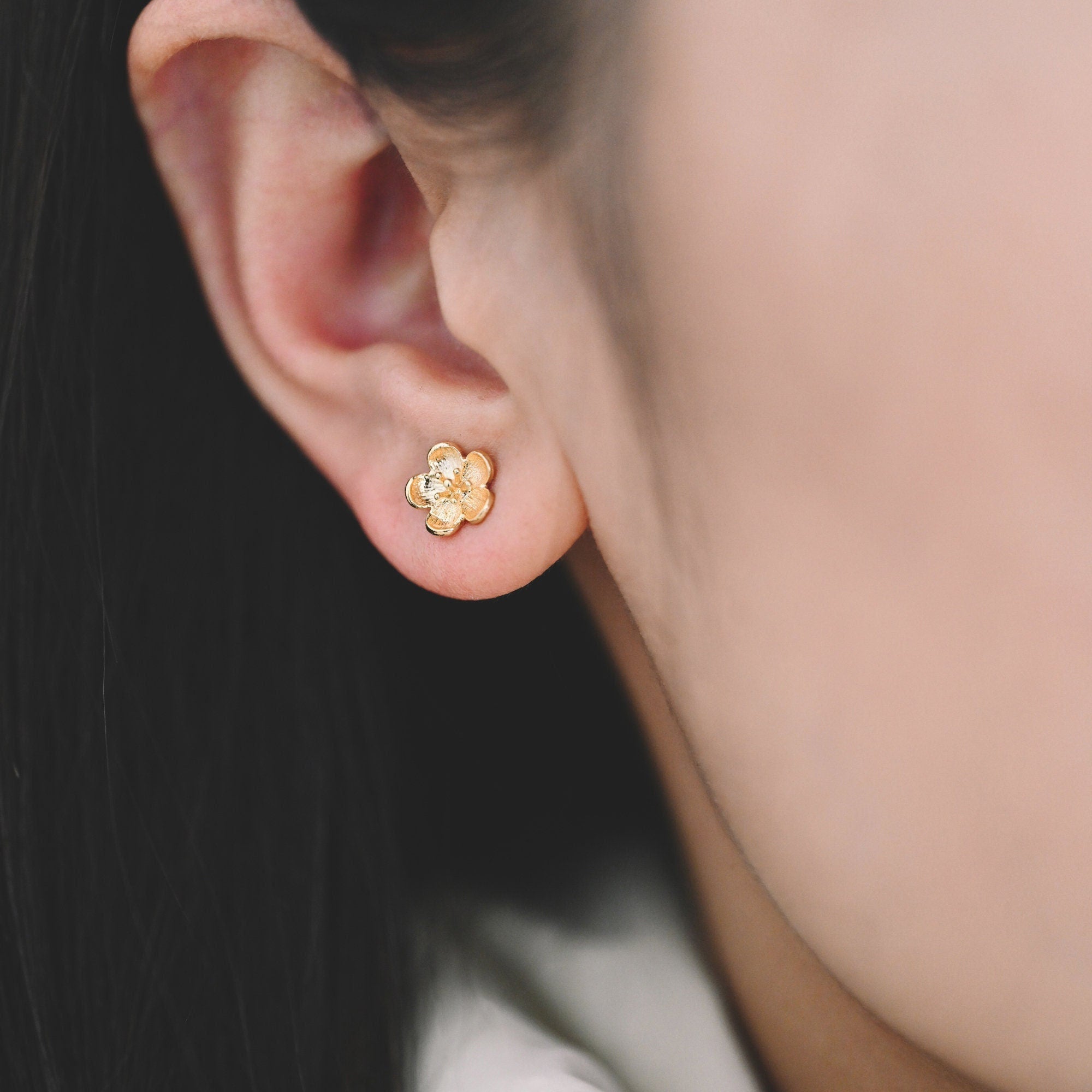 10pcs Gold Flower Ear Posts 8mm, 18K Gold plated Brass, Floral Earring Studs (GB-1092)