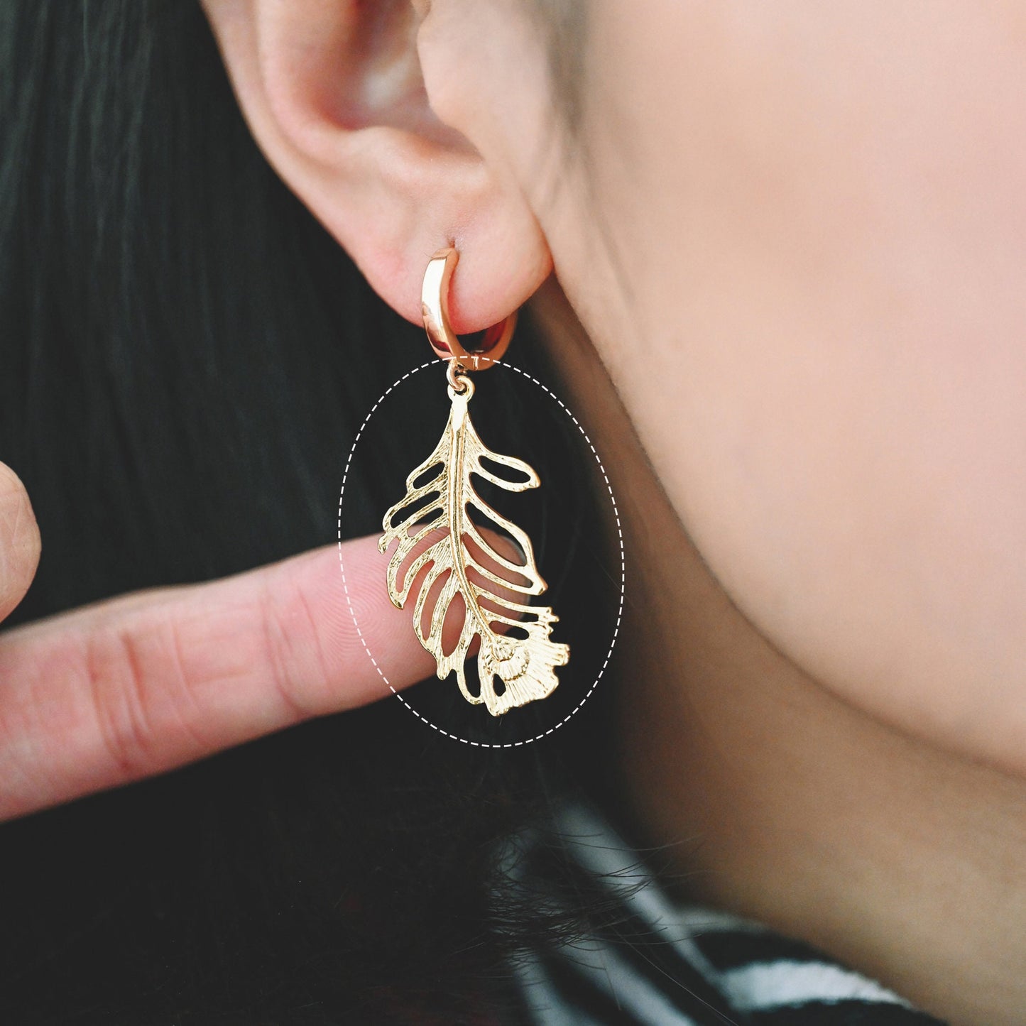 4pcs Gold Feather Pendants 34x17mm, 18K Gold plated Brass Filigree Feather Charms, Lead Nickel Free (GB-858-B)