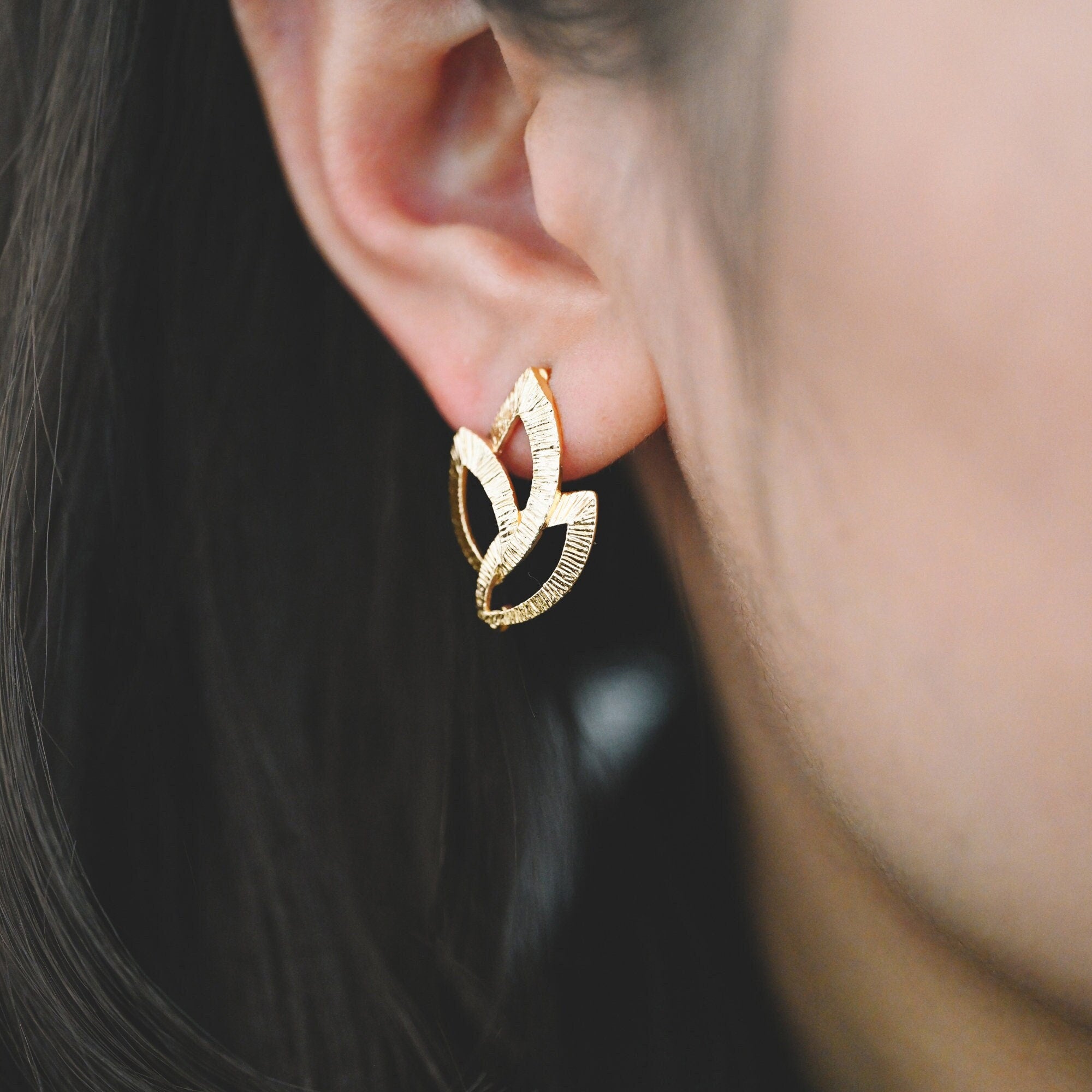 10pcs Brushed Gold Flower Earring with Loop, 22x15mm, 18K Gold plated Brass Floral Earring Studs (GB-967)