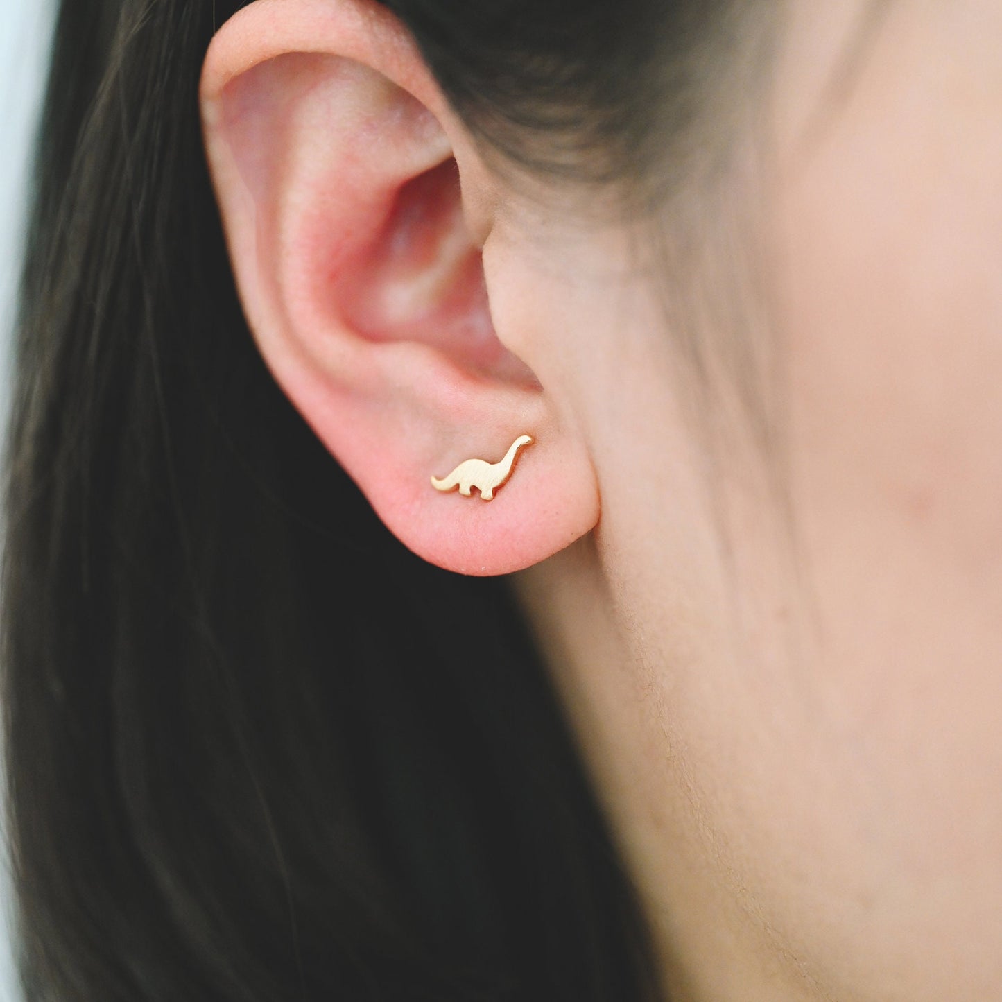 10pcs Gold/ Silver Brushed Dinosaur Earrings 6.5x10mm, Tiny Stud Earrings (GB-4209)