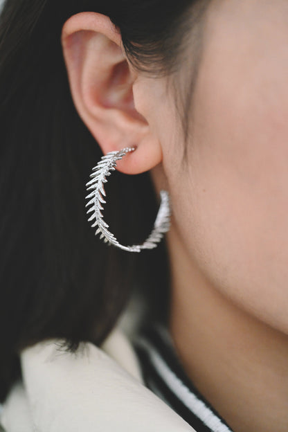 4pcs Gold / Silver Tone Feather Earring Studs 34mm, 18K Gold/ Rhodium plated Brass, Round Circle Leaf Earring (GB-1050)