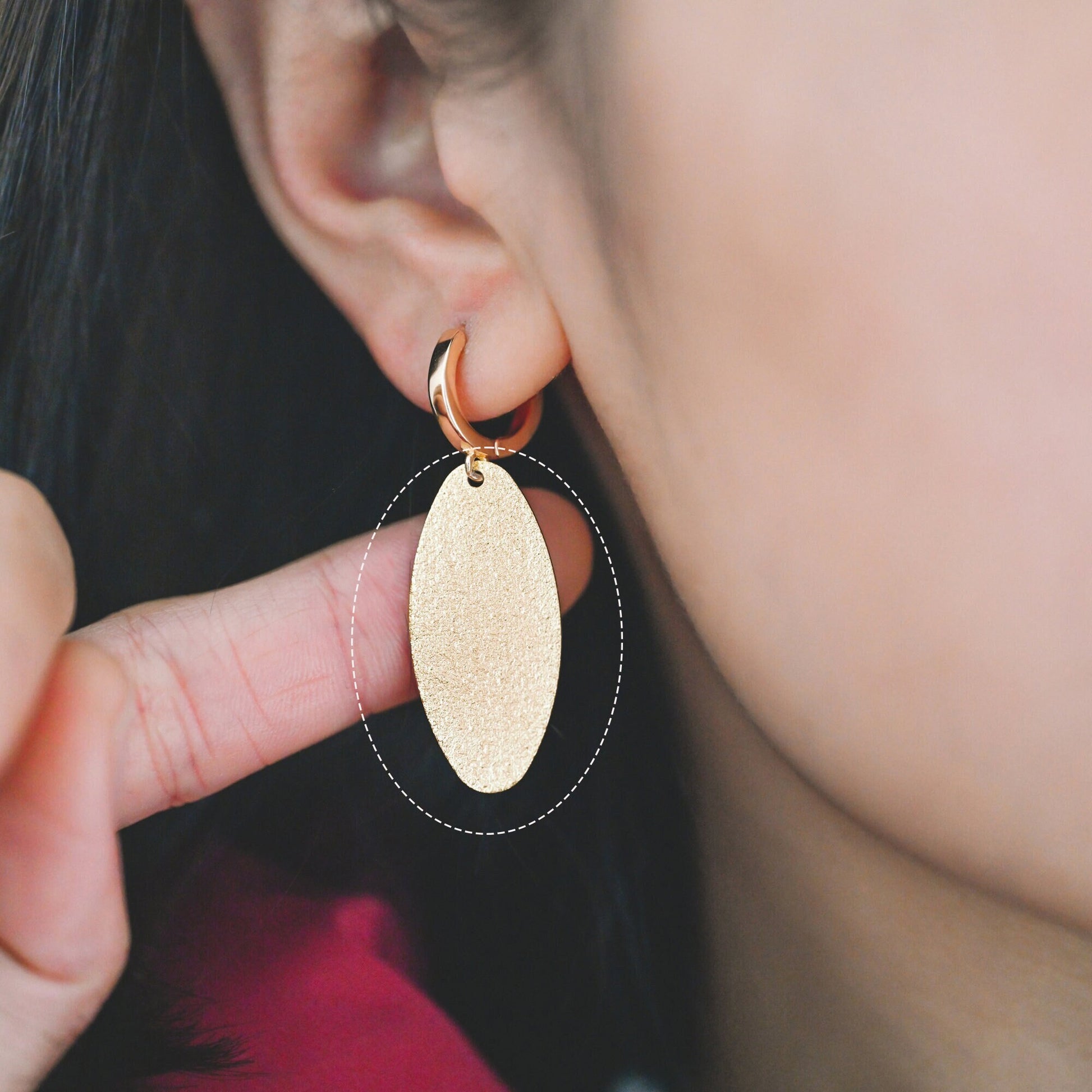 10pcs Gold Oval Disc Pendants 31mm, Gold plated Brass Geometric Disk Charms (GB-265-F)