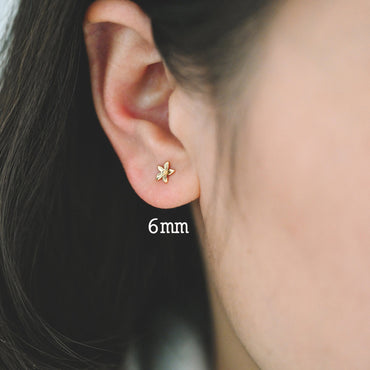 10pcs Gold/ Silver Flower Ear Posts 6/ 8mm, 18K Gold/ Rhodium plated Brass, Floral Earring Studs (GB-3532)