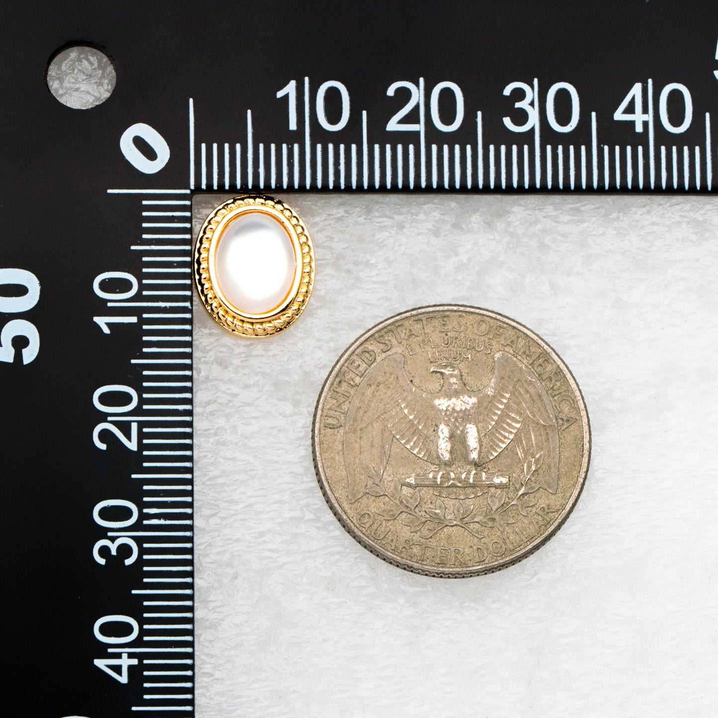 4pcs Shell Pave Oval Earrings 13x11mm, Gold Plated Brass Geometric Stud Earrings (#GB-4244)