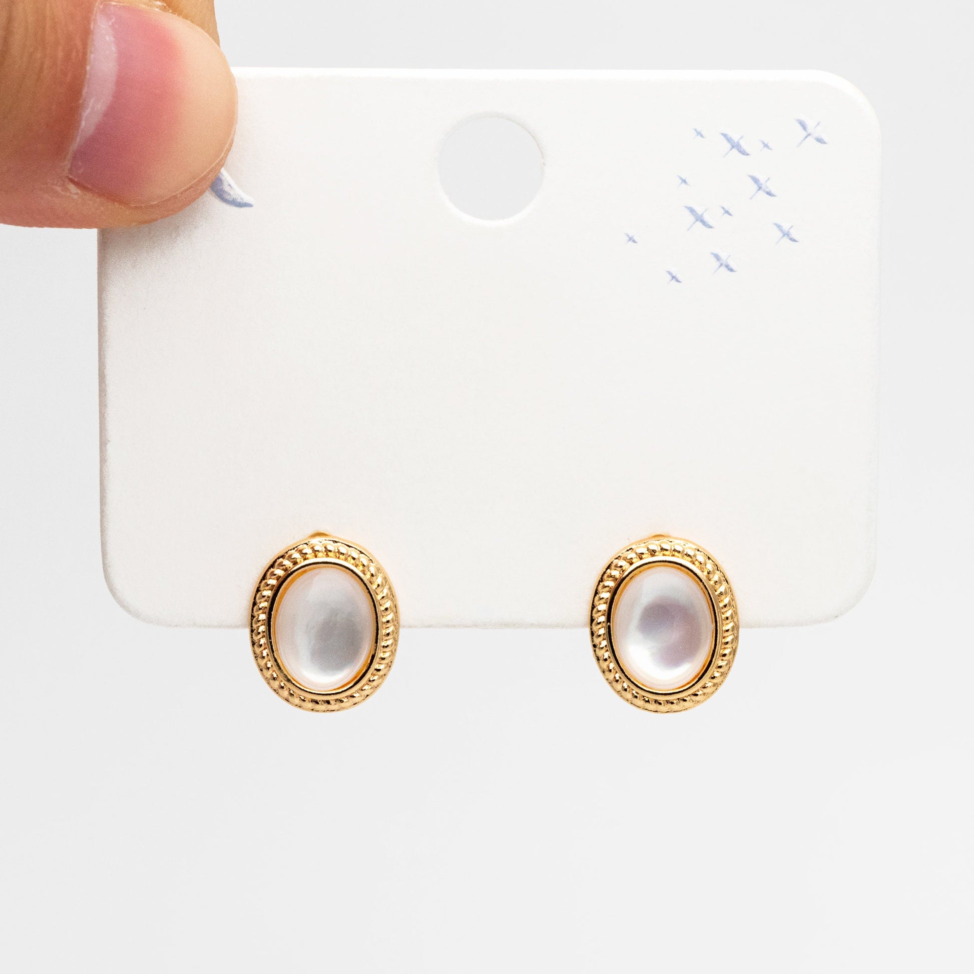 4pcs Shell Pave Oval Earrings 13x11mm, Gold Plated Brass Geometric Stud Earrings (#GB-4244)