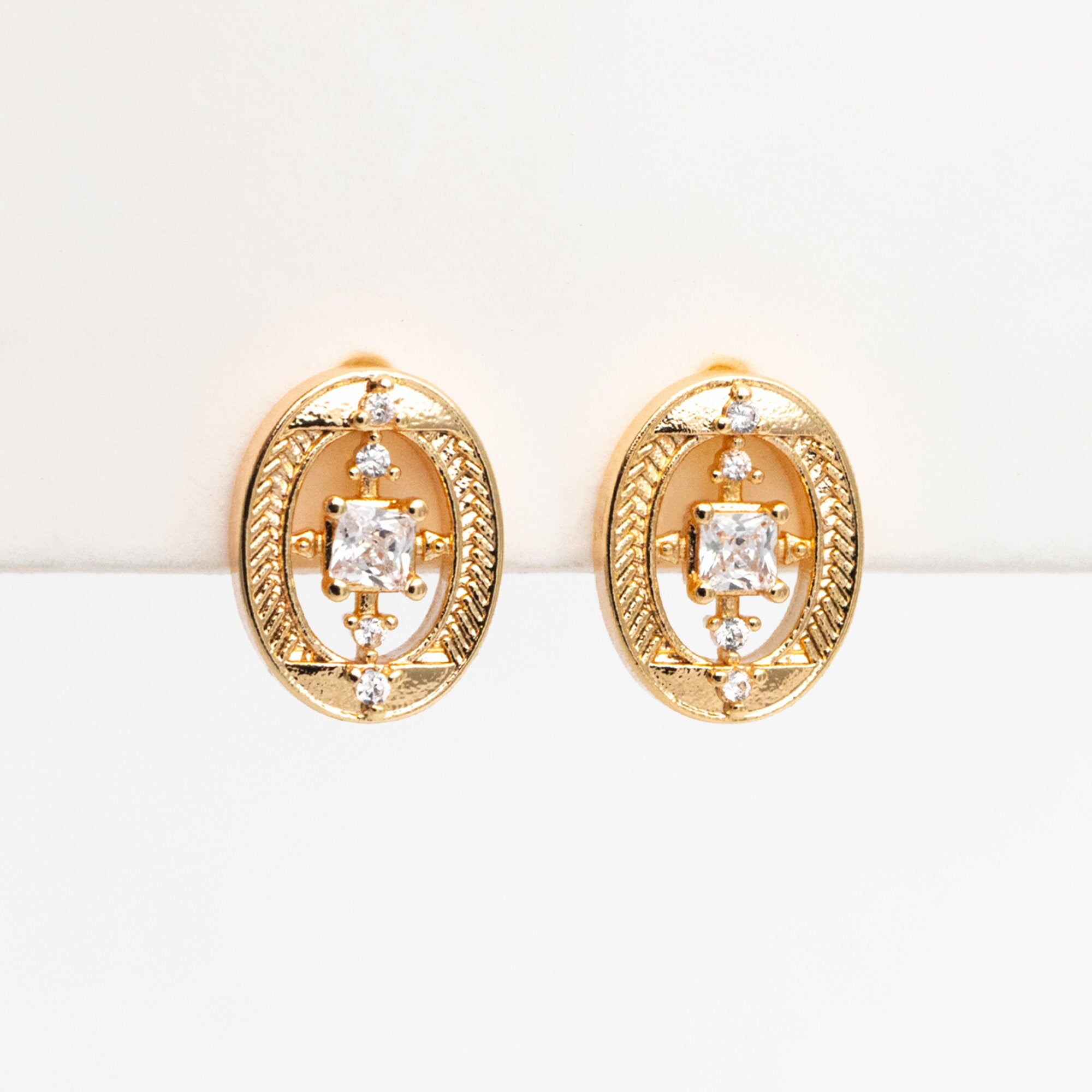 4pcs CZ Pave Gold Oval Earrings, Gold Plated Brass, Dainty Geometric Stud Earrings (#GB-4251)