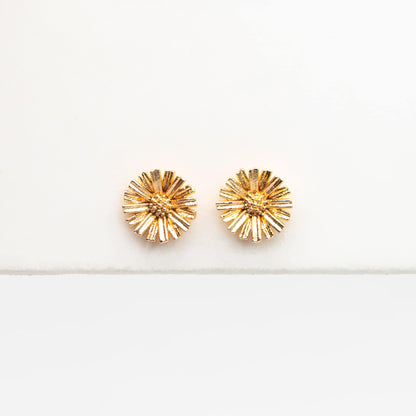 10pcs Gold Tiny Daisy Earrings 6.5mm, Gold Plated Brass, Minimalist Daisy Stud Earrings (GB-3381-E)