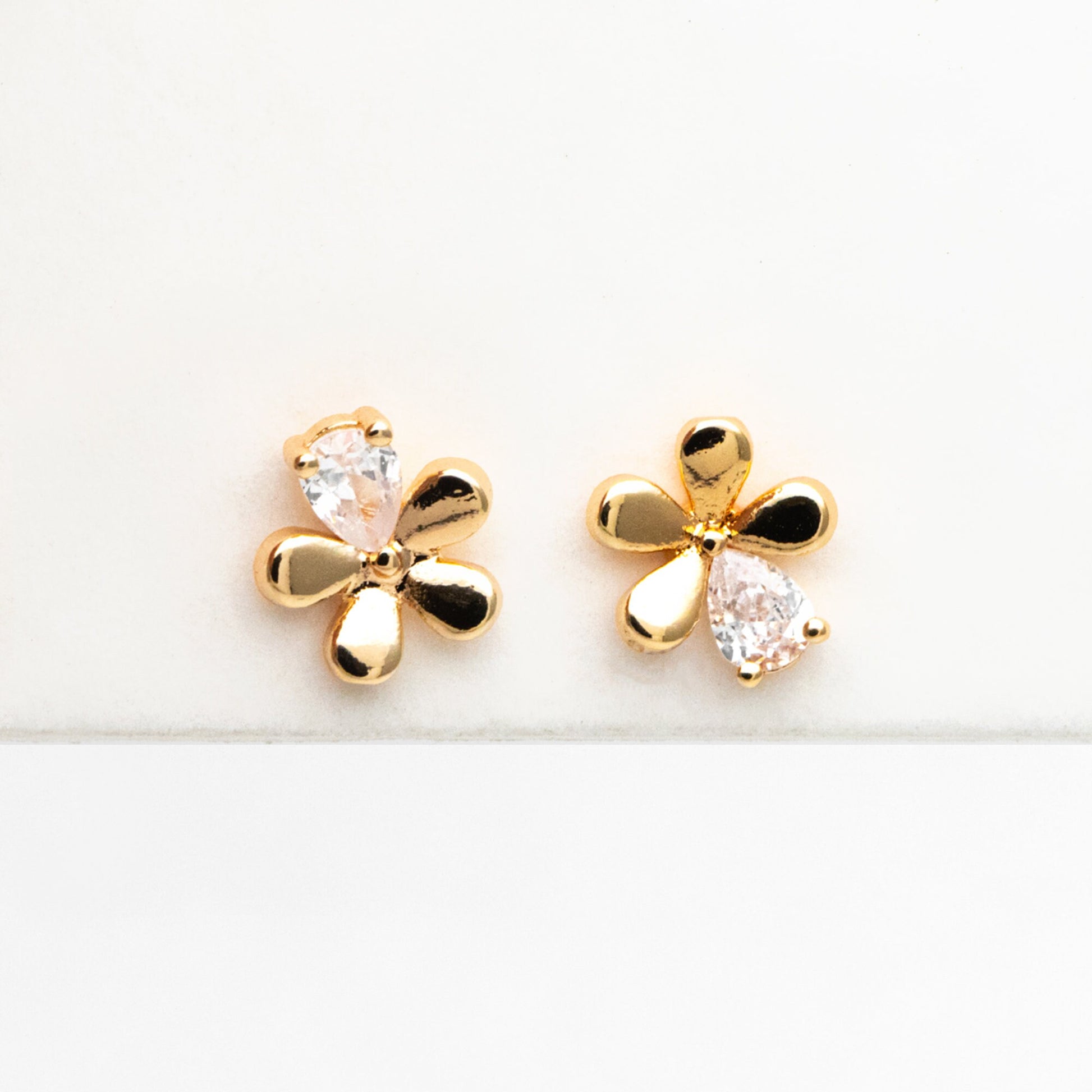 10pcs CZ Pave Gold Flower Earrings, Gold Plated Brass, Dainty Flower Stud Earrings (GB-4261)