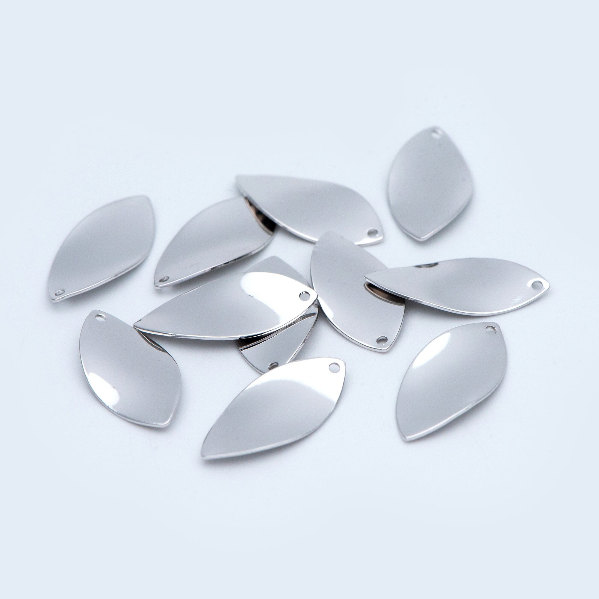 10pcs Gold/ Silver Leaf Charms, Gold/ Rhodium plated Brass, Twist Oval Pendants 23x11mm (GB-981)