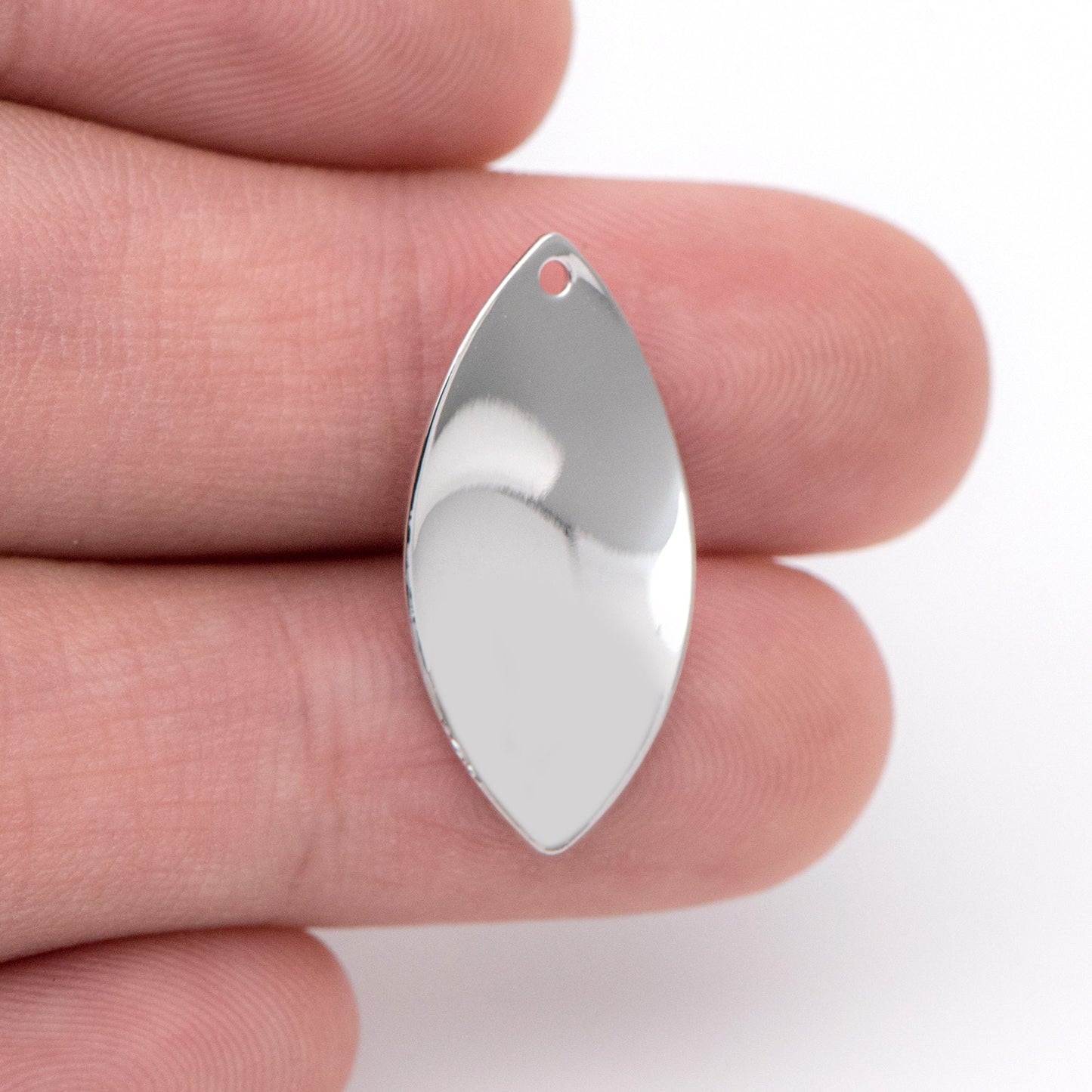 10pcs Gold/ Silver Leaf Charms, Gold/ Rhodium plated Brass, Twist Oval Pendants 23x11mm (GB-981)