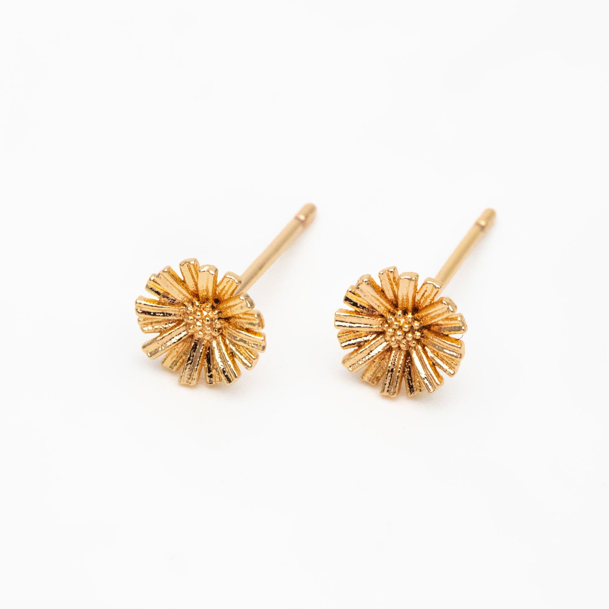 10pcs Gold Tiny Daisy Earrings 6.5mm, Gold Plated Brass, Minimalist Daisy Stud Earrings (GB-4258)