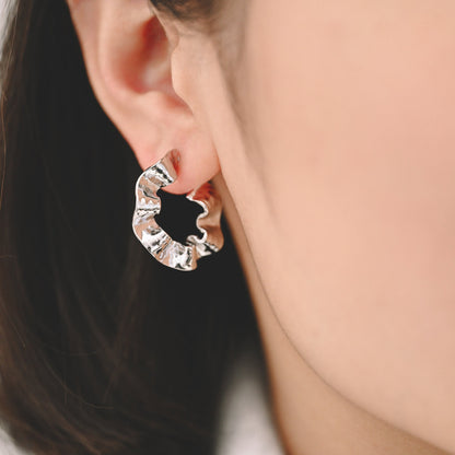 4pcs Gold/ Silver Tone Wave Oval Earrings, Oval Hoop Stud Earrings, Minimalist Earrings (GB-3749)