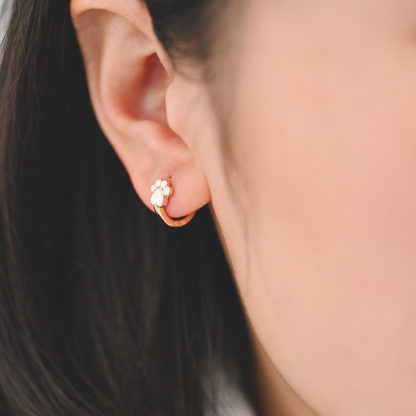 4pcs Gold Enamel Pet Footprint Hoop Earrings, 18K Gold plated Brass, Minimalist Huggie Earrings (GB-3839-A)