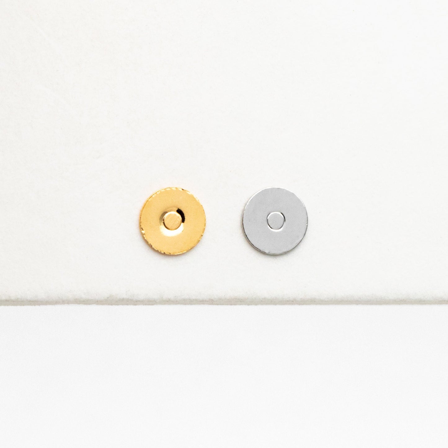 20pcs Gold/ Silver Ear Posts, Gold/ Rhodium plated Brass, Stud Earrings with 5mm Flat Cup (GB-137)