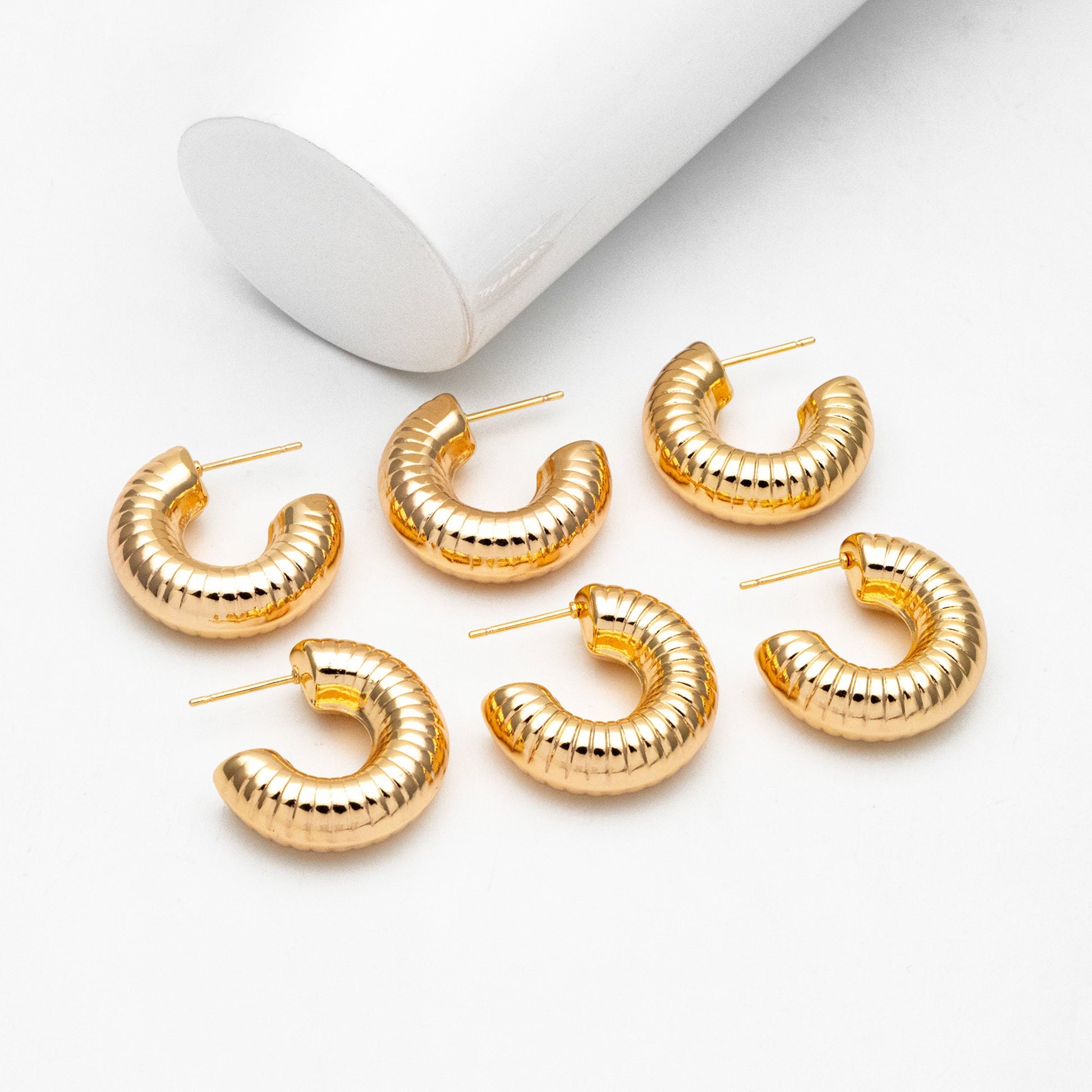 4pcs Gold Round Circle Earrings 25mm, Gold plated Brass, Dainty Geometric Hoop Stud Earrings (GB-4265)