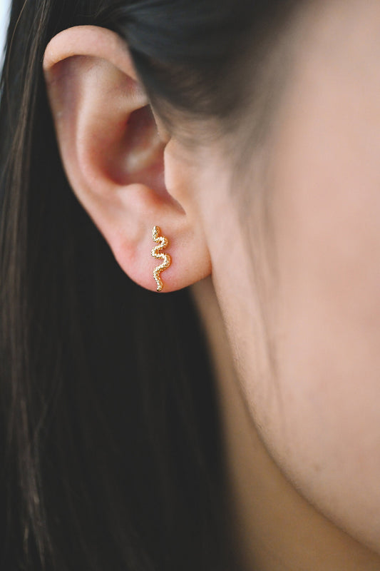 10pcs Gold Snake Earrings 13x4mm, Gold Plated Brass, Minimalist Snake Stud Earrings (GB-4079)
