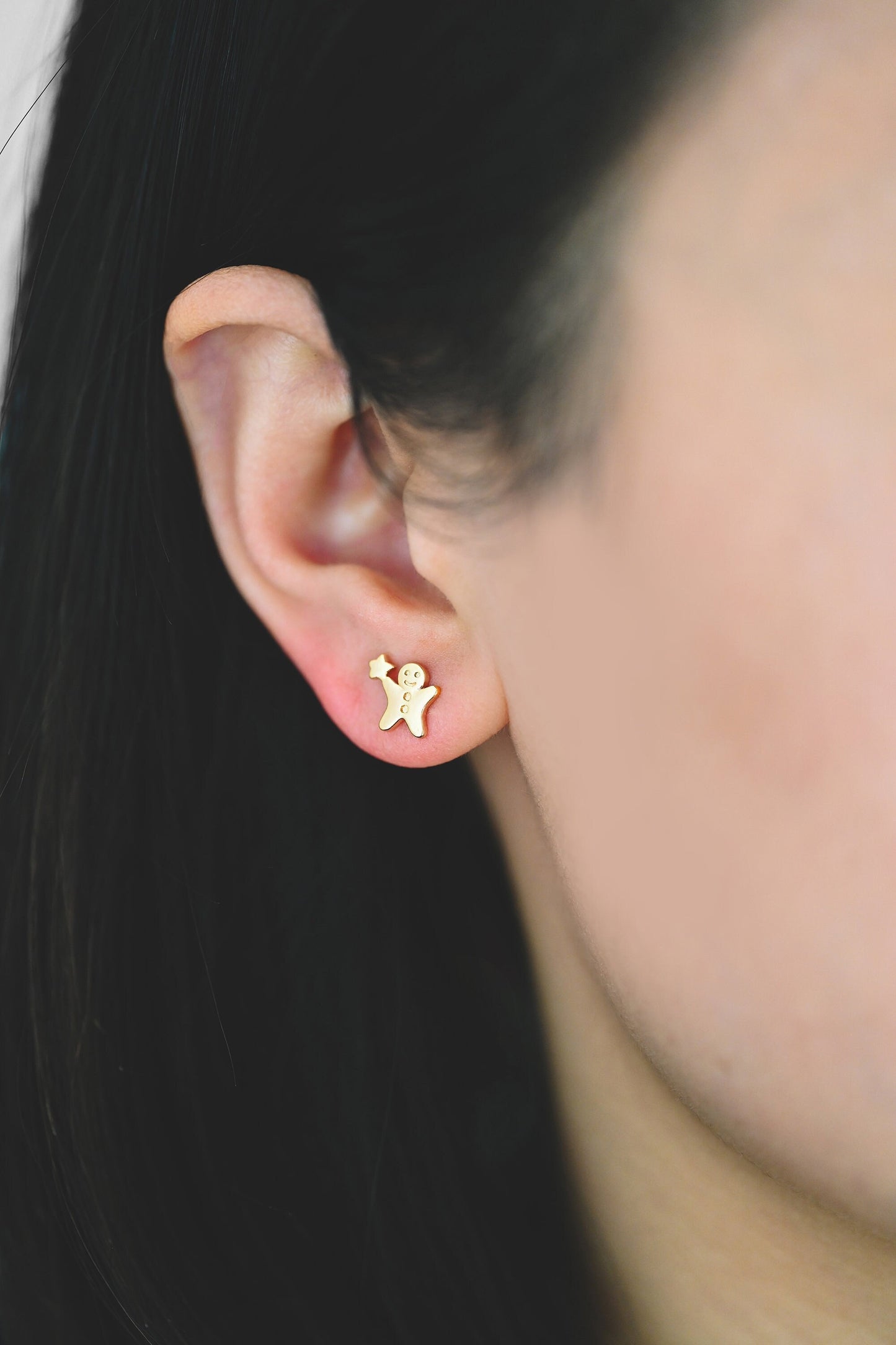 10pcs Gold Gingerbread Man Earrings 8x9mm, Gold plated Brass Christmas Stud Earrings (GB-4100)