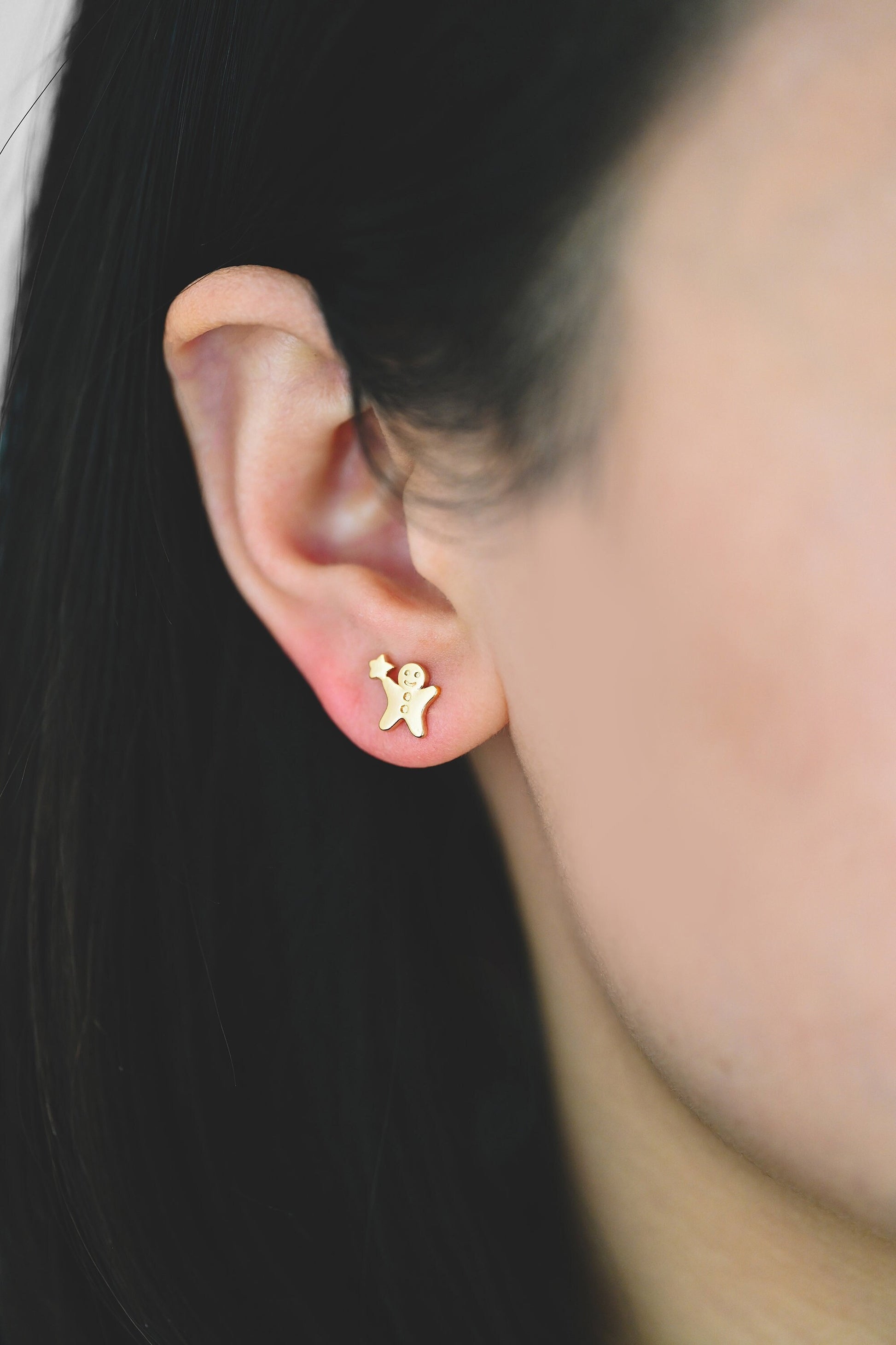 10pcs Gold Gingerbread Man Earrings 8x9mm, Gold plated Brass Christmas Stud Earrings (GB-4100)