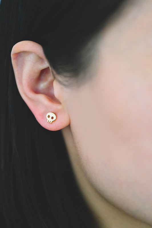 10pcs Skull Stud Earrings: 18K Gold Plated Brass, Minimalist Jewelry (GB-3312-F)