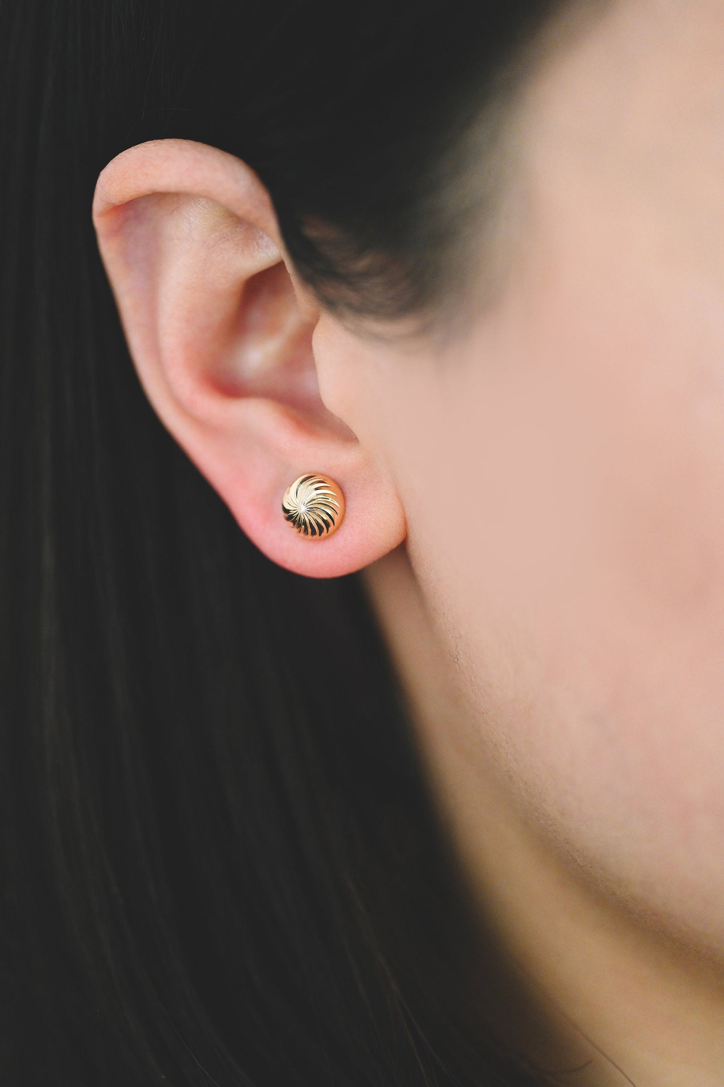 10pcs Gold Vortex Round Earrings, 18K Gold plated Brass, Geometric Stud Earrings (GB-4157)