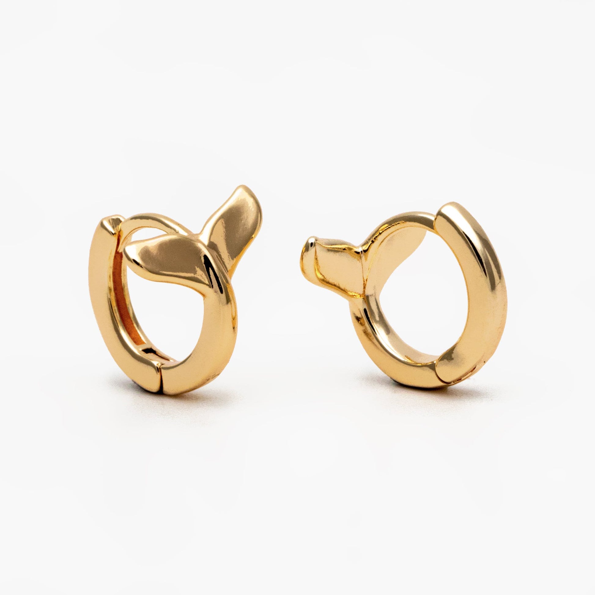 4pcs Gold/ Silver Whale Tail Hoop Earrings, Dainty Huggie Earrings, Minimalist Hoops, Huggies (GB-4340)