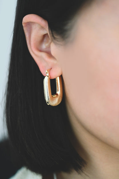 4pcs Gold U-Shaped Earrings 35x22mm, Real Gold plated Brass, Minimalist Hoop Earrings (GB-4268)