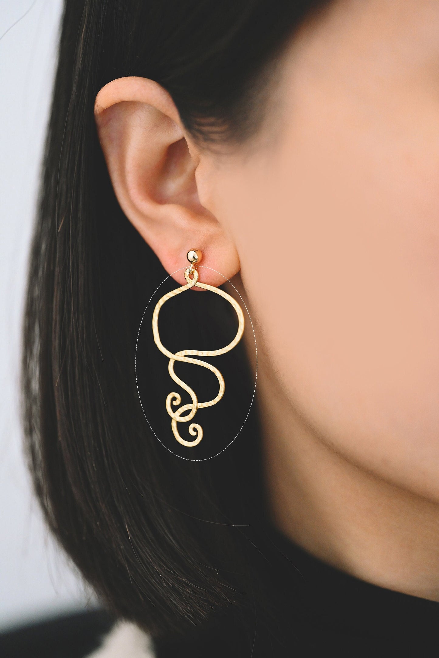 10pcs Gold Hammered Wire Pendants 45x27mm, 18K Gold plated Brass Charms (GB-2750-K)
