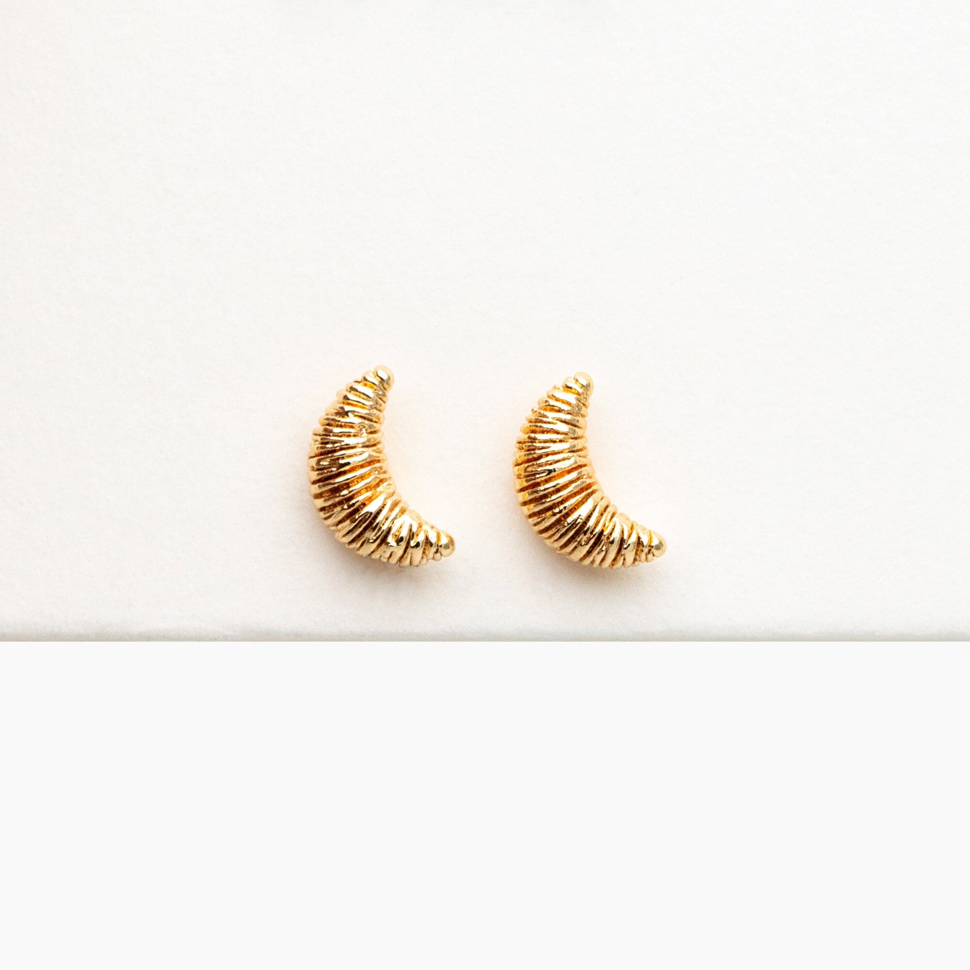 10pcs Gold Croissant Earrings 8x5mm, Real Gold Plated Brass Minimalist Stud Earrings (#GB-4329)