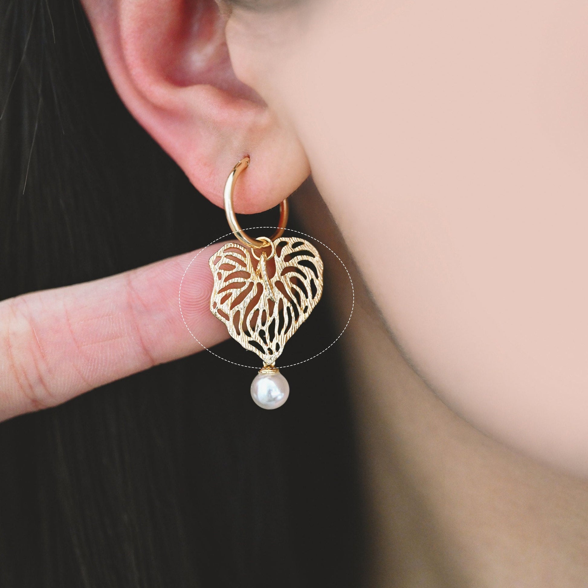 10pcs Gold Heart Leaf Pendants 20x19mm, 18K Gold plated Brass Connectors, Filigree Hollow Leaf Charms (GB-4391-I)