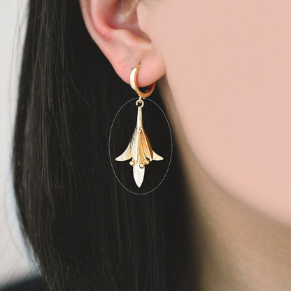 10pcs Gold Lily Flower Pendants 34x19mm, Real Gold plated Brass Floral Charms (GB-1079)