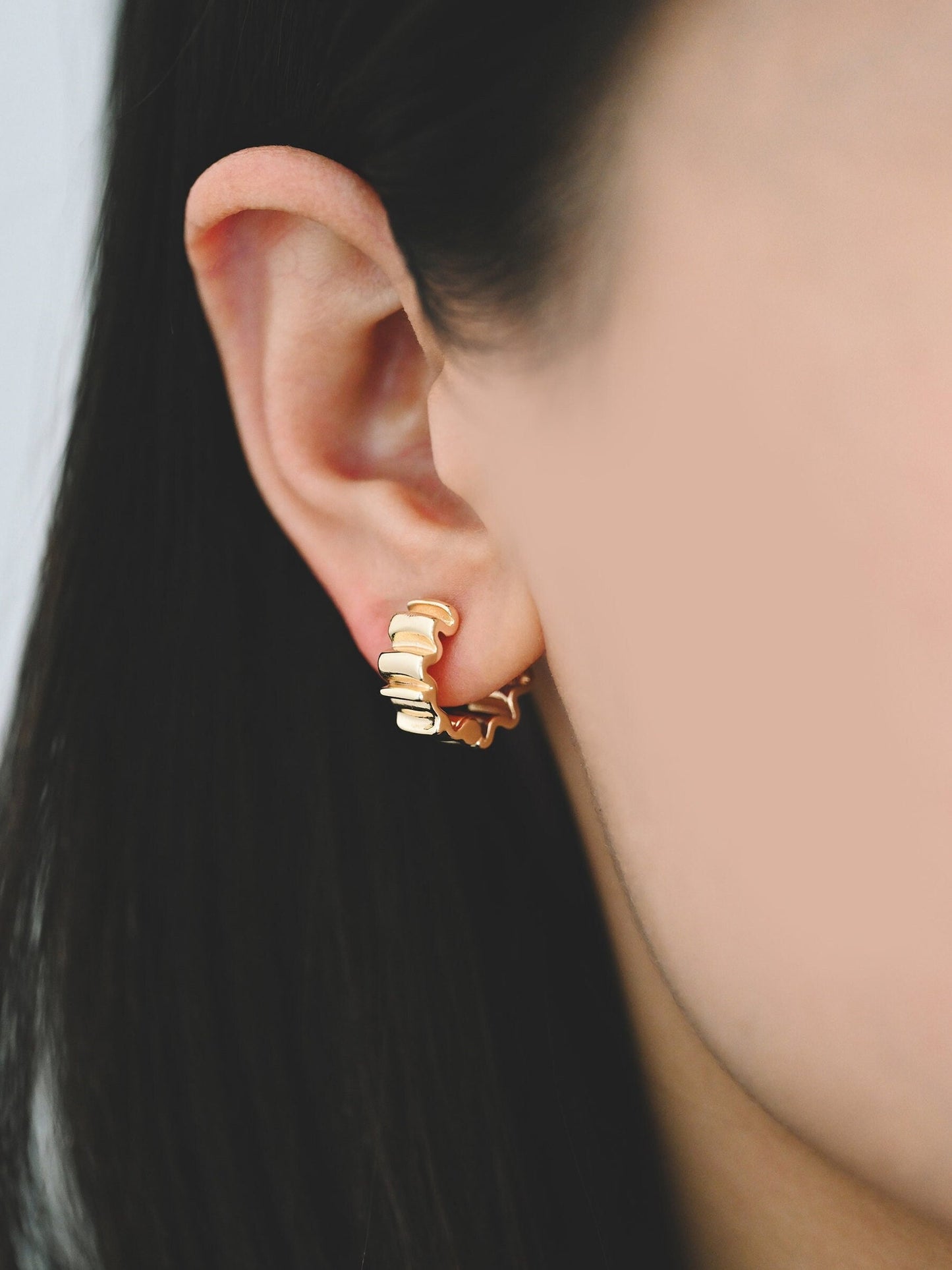 4pcs Gold/ Silver Wave Hoop Earrings, Gold/ Rhodium Plated Brass Huggie Earrings, Huggie Hoops (GB-4283)