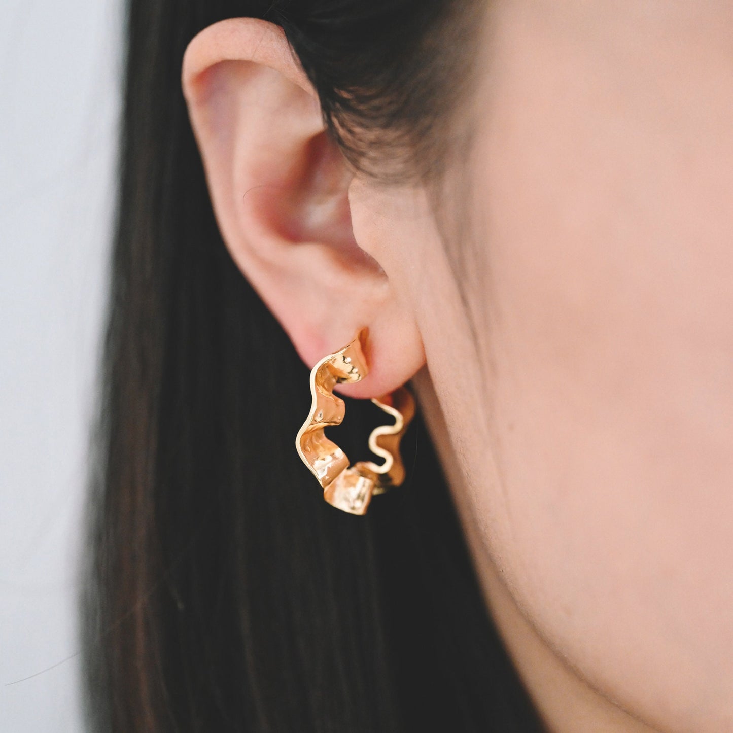 4pcs Gold/ Silver Tone Wave Oval Earrings, Oval Hoop Stud Earrings, Minimalist Earrings (GB-3749)