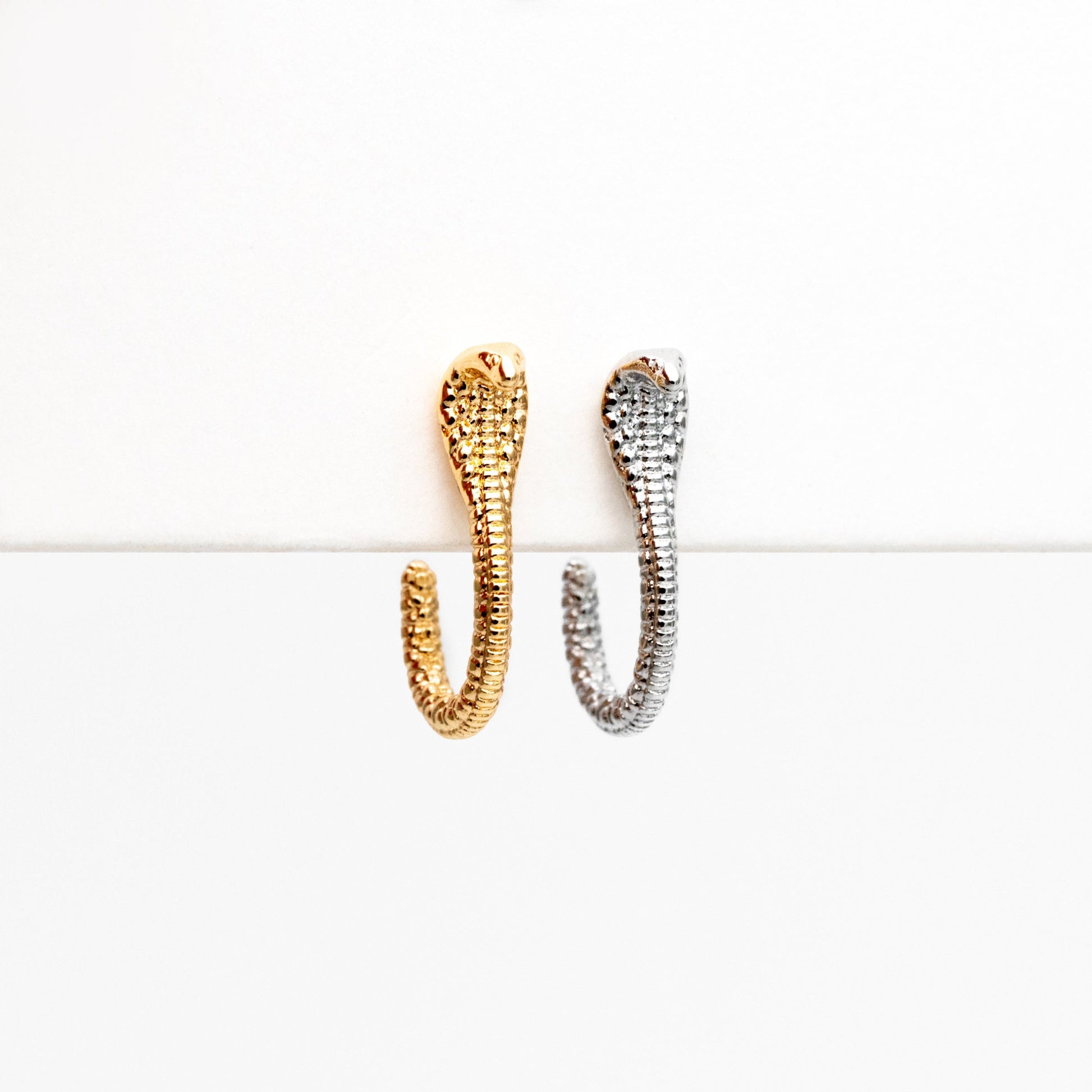 10pcs Gold/ Silver Cobra Snake Earrings 18x4mm, Gold/ Rhodium Plated Brass, Minimalist Snake Stud Earrings (GB-4343)
