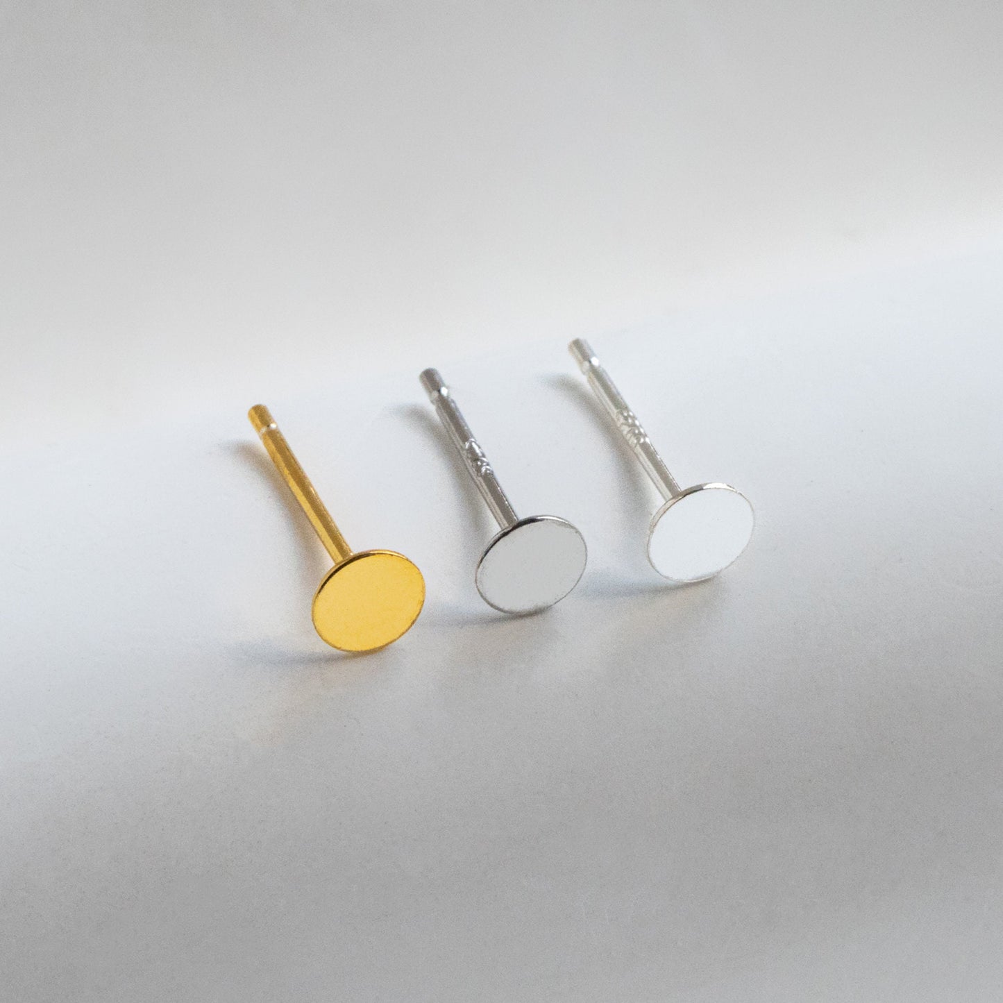 10pcs Sterling Silver Stud Ear Posts, Gold/ Rhodium plated .925 Silver, 4mm Flat Pad/ Cup, Glue On Earring Findings (CY-006)