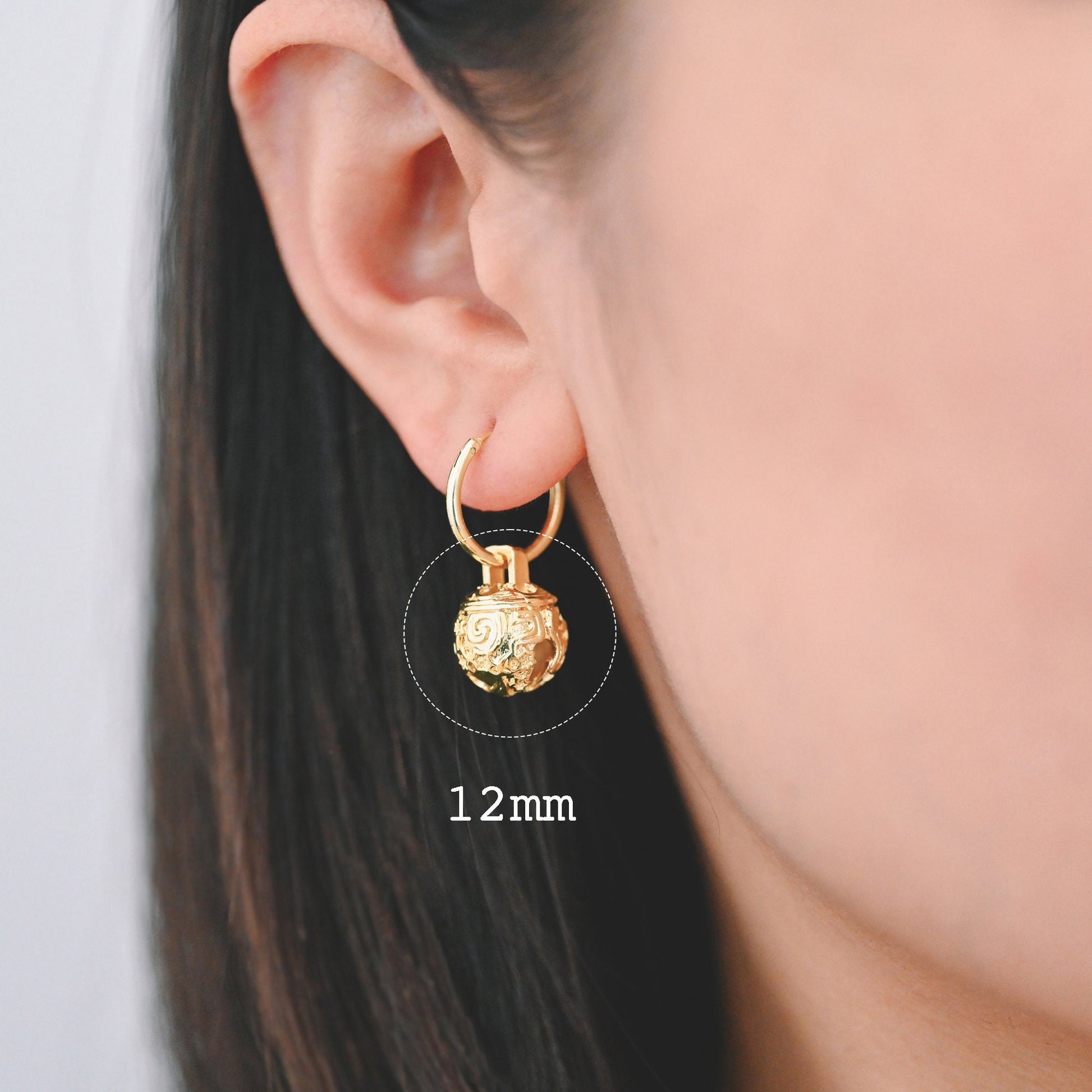 10pcs Gold Carved Star Sky Tinkle Bell, Jingle Bell, Dangle Charms Pendants (GB-2545)