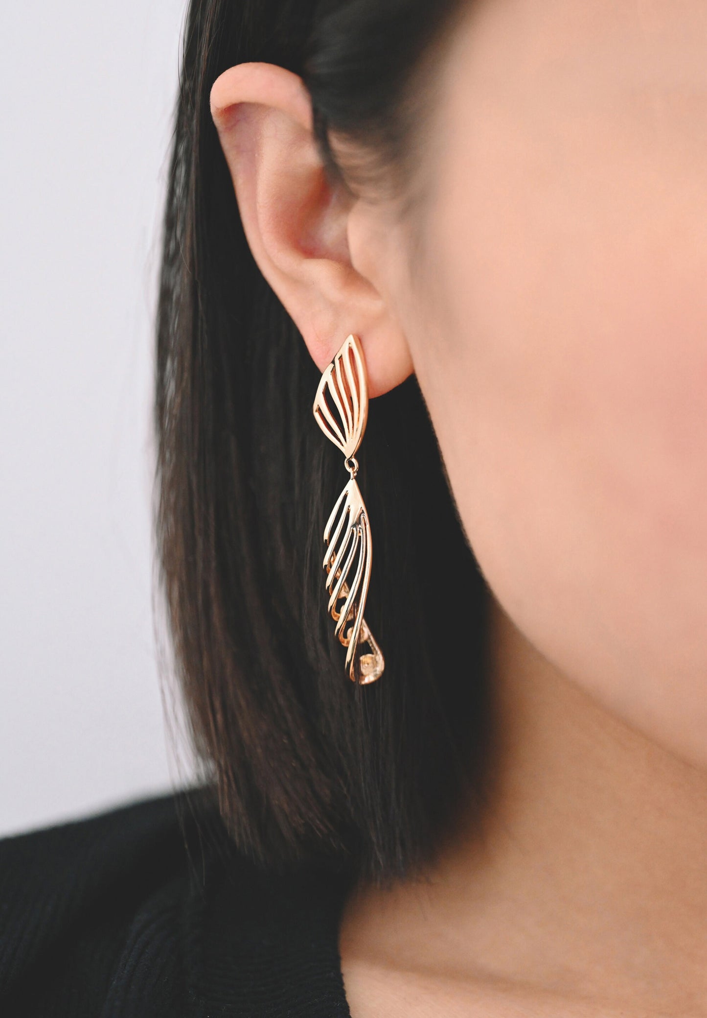 4pcs Gold Fishtail Earring With 3 Pearl Pegs, 18K Gold plated Brass Dainty Earrings (GB-2767)