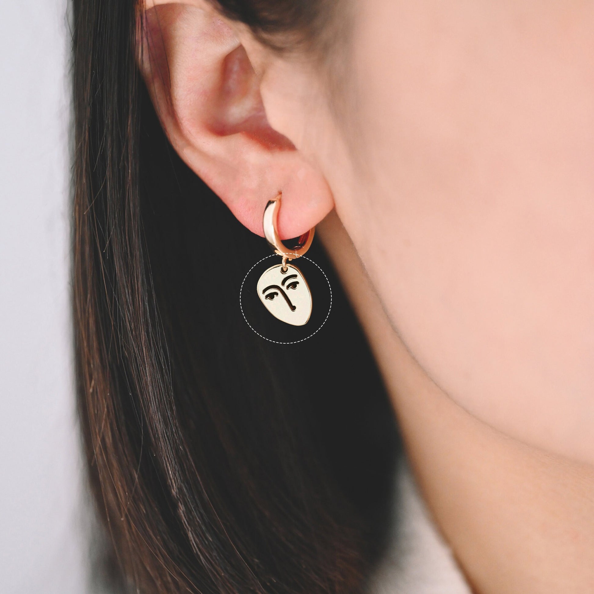 10pcs Gold Face Charm 13x10mm, 18K Gold plated Brass, Outline Man Face Pendants (GB-2419)