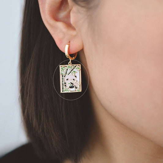 4pcs Shell pave Two Pandas with Bamboo Charms, Enamel Animal Charm, Rectangle Pendant (GB-2765)