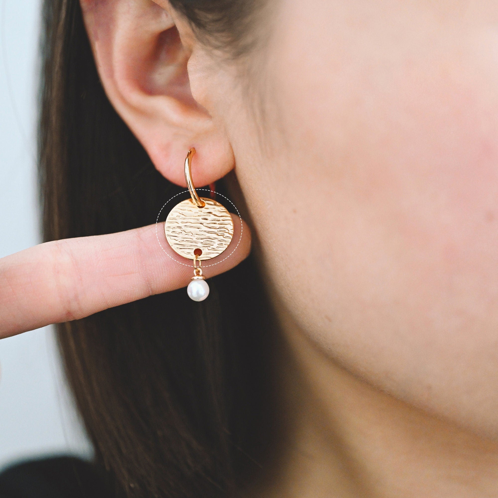 10pcs Gold/ Silver Tone Round Textured Disc Connectors 16mm, Gold/ Rhodium plated Brass Coin Disk Charms (GB-654-A)