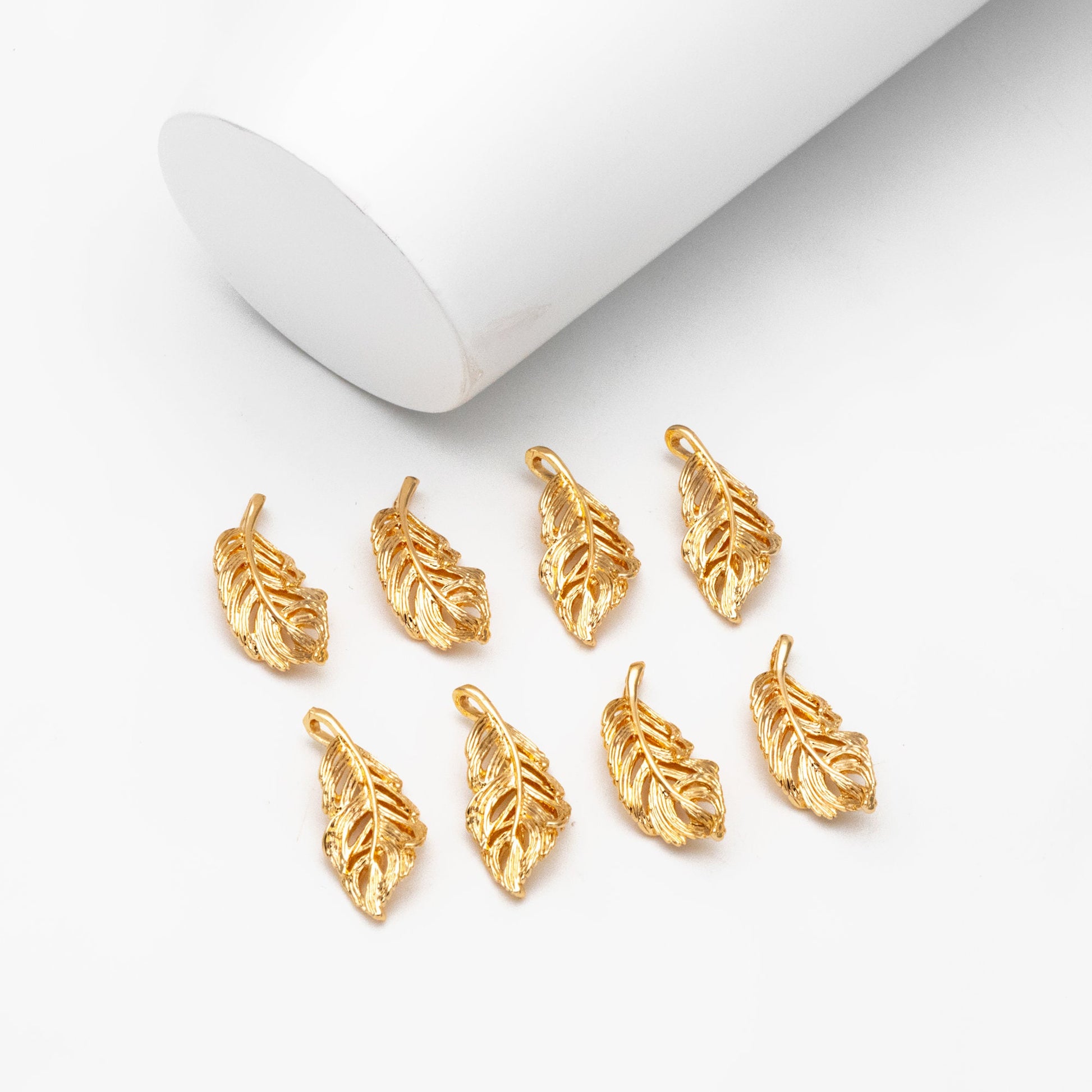 4pcs Gold plated Brass Feather Charm Pendants 22mm (GB-858-A)