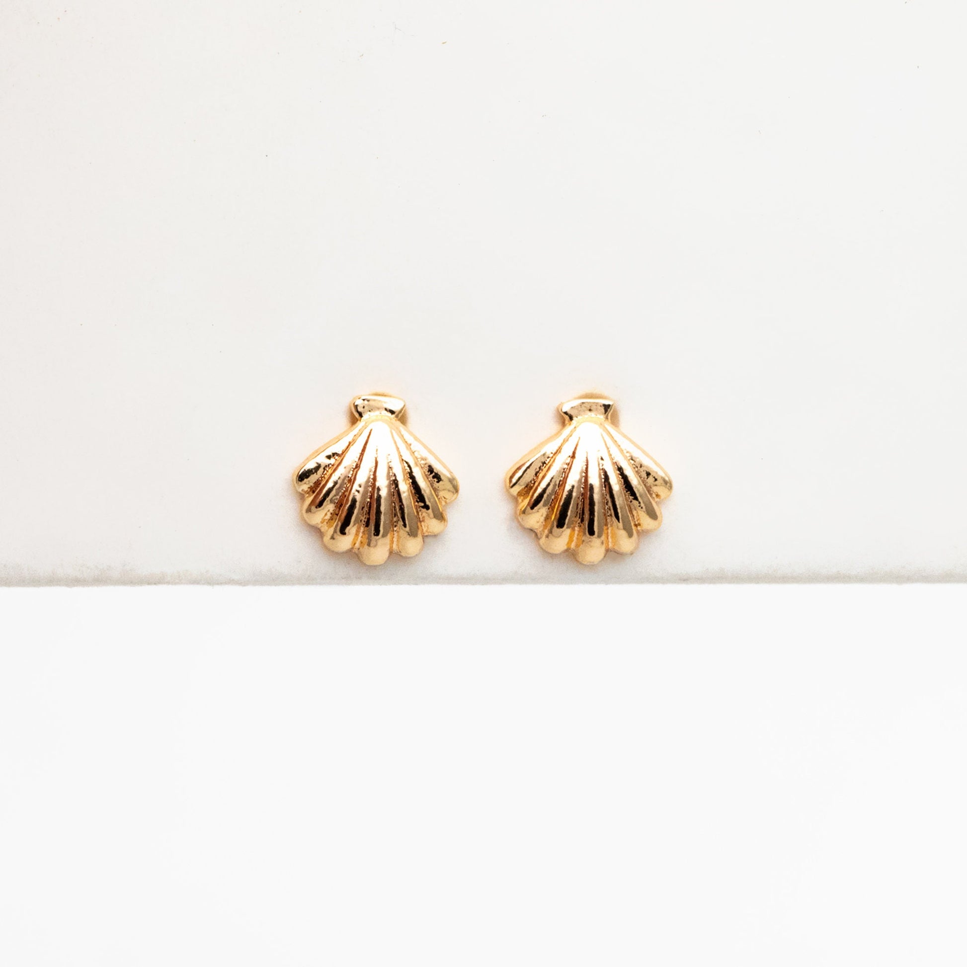 10pcs Gold/ Silver Shell Earring 6x6mm, Gold/ Rhodium plated Brass Seashell Stud Earrings (GB-4460)