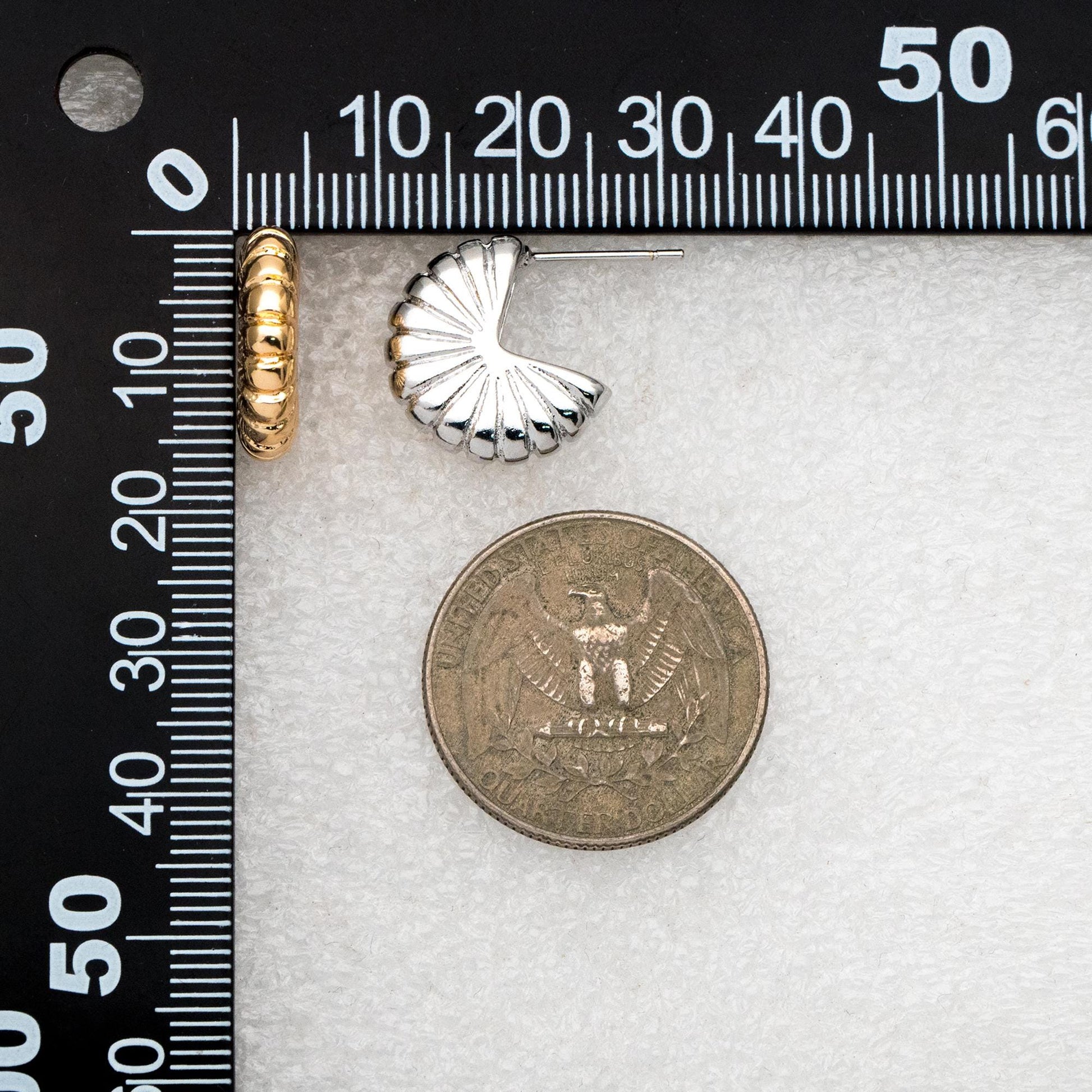 4pcs Gold/ Silver Shell Earrings 17mm, Gold/ Rhodium plated Brass, Dainty Geometric Stud Earrings (GB-4478)