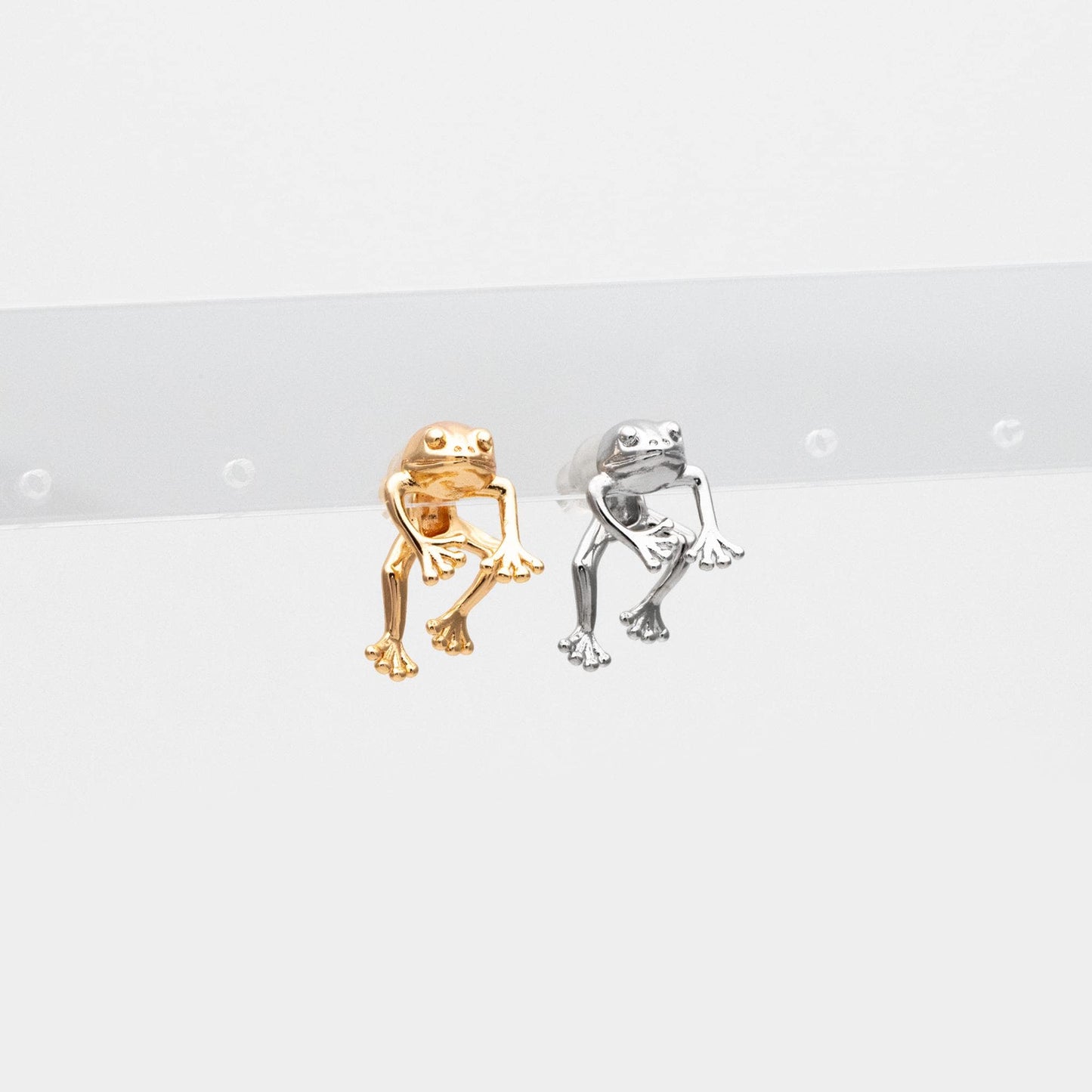 4pcs Gold/ Silver Tone Frog Front Back Earrings, Gold/ Rhodium Plated Brass, Animal Ear Jacket (GB-4533)