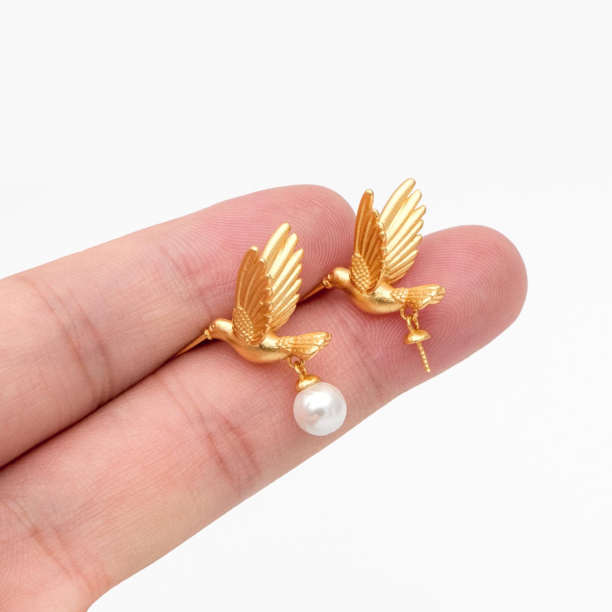 4pcs Matte Gold Hummingbird Earrings, Half Drilled Pearl Mounts, Pearl Earring Settings (GB-4526)