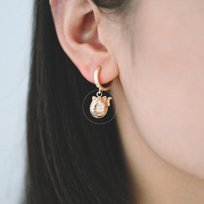 10pcs Gold plated Brass Cat Charms, Lucky Cat Maneki Neko Pendants (GB-2431)