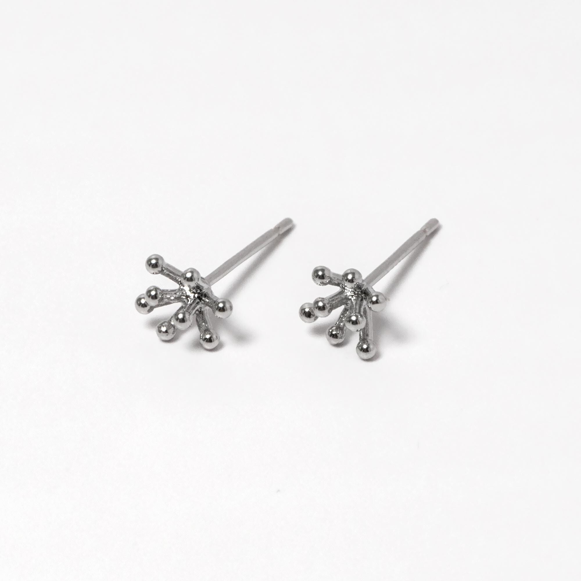 10pcs Gold/ Silver Tone Flower Earrings 6mm, Gold/ Rhodium Plated Brass, Minimalist Stud Earrings (GB-3381-K)