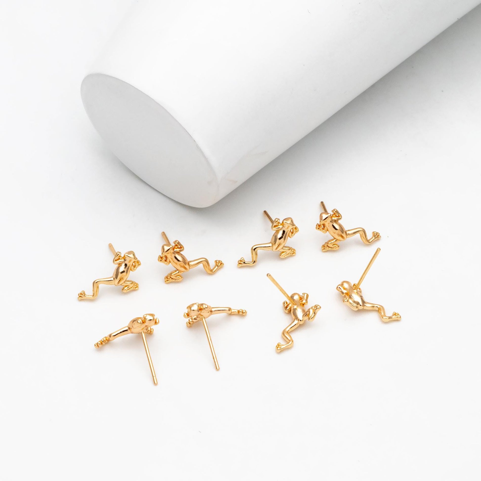 10pcs Gold Frog Earrings, Gold plated Brass, Cute Animal Stud Earrings (GB-4531)